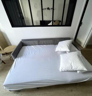 Urban Retreat: Close to Metro 8 & Absolute Comfort - 6