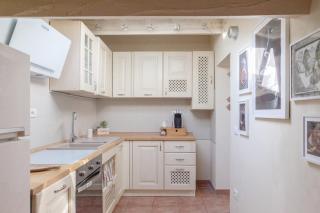 White Attic Lucca - 6