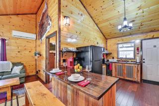 Private Hot Tub Dog-Friendly Red River Gorge Home - Rogers - 5