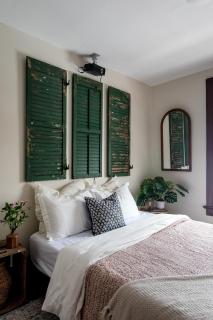 Designer Home, Hot Tub, Private Yard, & Projector - Hudson - 7