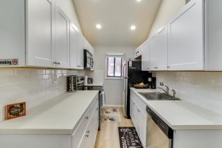 Walk to Lake Tobyhanna Home with Hot Tub and Fire Pit - Tobyhanna - 4