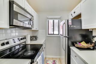 Walk to Lake Tobyhanna Home with Hot Tub and Fire Pit - Tobyhanna - 3