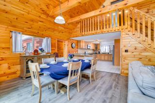Hot Tub and Fire Pit Lakefront Cabin in White Haven - White Haven - 5