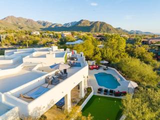 Golf Sim & Putting Green - Rooftop with 360 Views - Scottsdale - 0