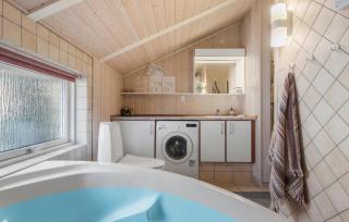 4 Bedroom Cozy Home In Stege - Stege - 8