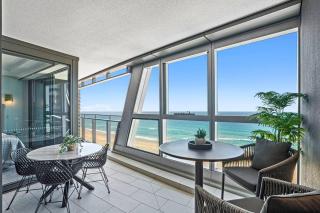 Luxury Jewel Beachfront King Suite - Gold Coast - 4