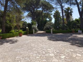 Villa dell'Amicizia, Idylic Italian garden retreat with heated pool - Oria - 6