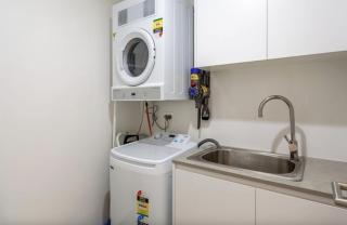 701 Rise - Immaculately presented spacious & light filled unit perfect for your getaway - 4