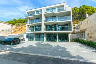Seaside apartments with a swimming pool Brela, Makarska - 19834 - Brela - 9