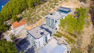 Seaside apartments with a swimming pool Brela, Makarska - 20229 - 8