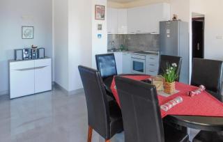 2 Bedroom Lovely Apartment In Rijeka - 3