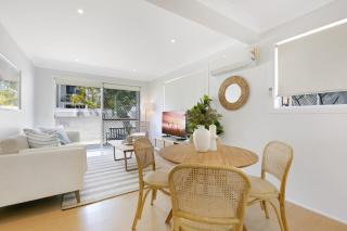 Ground Floor 2-Bed Mermaid Beach Pad with Parking - Gold Coast - 3