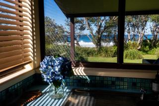 Absolute Beachfront Mollymook - 3