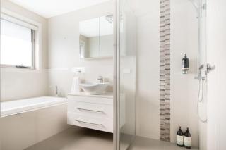 Cute and Cosy 2 Bedroom Unit with Parking and WiFi - 7