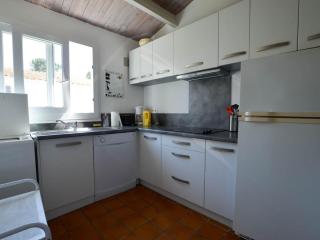 Villa 3 Pièces avec WIFI, Animaux Admis, Parking à La Palmyre - FR-1-705-59 - Les Mathes - 3