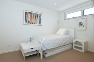 The Bungalow - Boutique Pool Glenelg Beach - Glenelg - 3