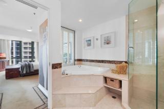 Oceanview 1-Bed Sub Penthouse with Pool & Gym - Gold Coast - 8
