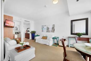 Oceanview 1-Bed Sub Penthouse with Pool & Gym - Gold Coast - 1