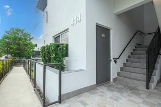 Comfy 3 Bed 2 Bath Apt W Free Parki - Hallandale Beach - 7
