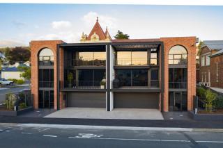 Stunning Apartment in the CBD with Parking & WiFi - 5