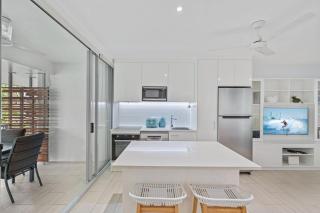 Belle Escapes Drift Beachfront Resort Suite 4403 - Palm Cove - 4