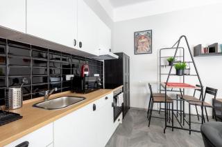 KZ10E Paola apt on Kazinczy utca - Boedapest - 6