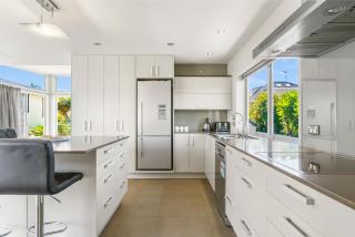 Sunny and Spacious Beach Villa - Mount Maunganui - 9