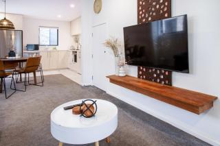 4 Bedrooms in the Heart of Christchurch CBD - 1