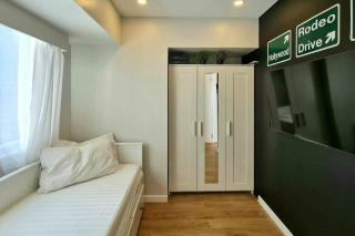 California Themed Condo in BGC - Manila - 6