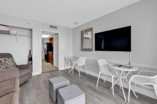 Oceanfront 1 Bedroom Dream at Camelot Resort - Myrtle Beach - 8