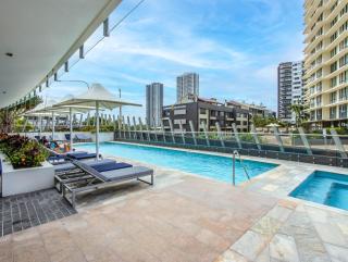 Premium Oceanfront Unit at Rhapsody Surfers Paradise - Gold Coast - 4