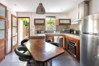 COTTAGE ROC classé 3 étoiles - 4 à 6 personnes - 2 chb - Accès direct à la plage et à l'esplanade de Boucan Canot avec ses bars et restaurants - Saint-Gilles-les-Bains - 6
