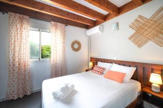 COTTAGE ROC classé 3 étoiles - 4 à 6 personnes - 2 chb - Accès direct à la plage et à l'esplanade de Boucan Canot avec ses bars et restaurants - Saint-Gilles-les-Bains - 3