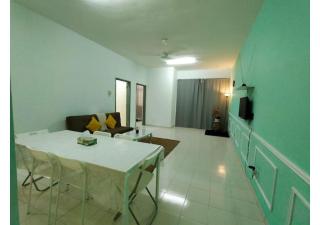 Tasneem Family & Halal-Friendly - Subang Jaya - 0