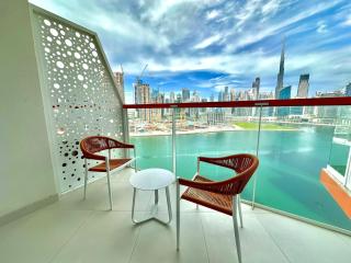 DUBAI CANAL VIEW AND BURJ KHALIFA VIEW Studio in Business Bay - 9