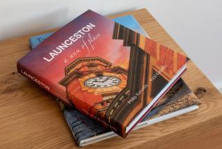 Central & Modern Inner City Apartment with Wi-Fi - Launceston - 2