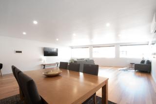 Central & Modern Inner City Apartment with Wi-Fi - 1