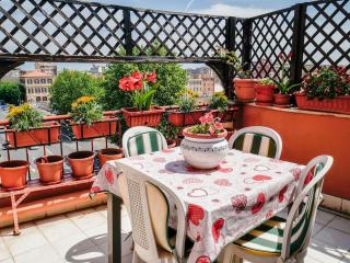 Chic and Spacious Rome Penthouse - 9