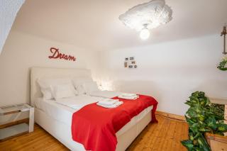 Red Romance Apartment - Budapest - 6