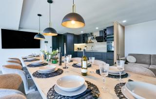 6 Bedroom Stunning Home In Podgrade - - 8