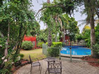Resort Life: Pool, Cabin, Garden, Peace & More ! - 8