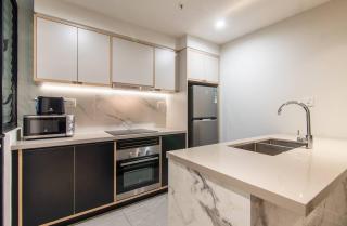 Luxury 2 or 3BR Apartment in Dist 1, Pool and airport pickup - 2