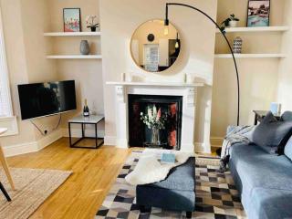 Bright, spacious apartment with off-road parking - Bath - 4