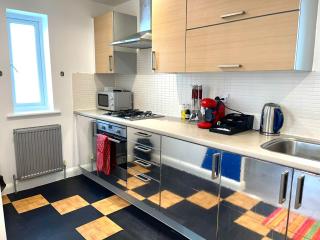 Forsyth Apartment - Spacious and Comfortable 2 bedrooms - Dagenham - 1