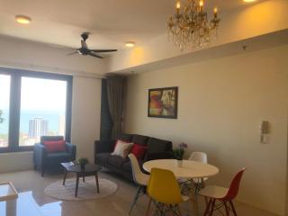 Tropicana 218 Macalister Netflix Unit by Blue Sky Holidays - George Town - 4