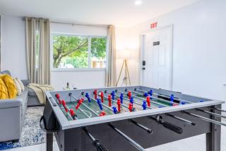 Angies-10 Min Beach-10 People-Terrace-Families - 5