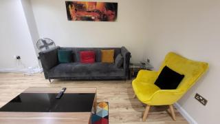 Garland Modern Spacious Apartment With Garden - Edgware - 9