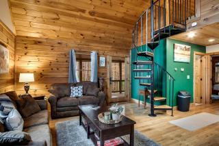 Cozy Cabin Retreat: Tiny Trotter - 7