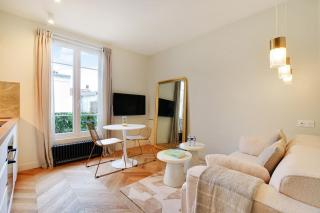 Suite Deluxe 1 by Les Maisons de Charloc Homes - Boulogne-Billancourt - 7