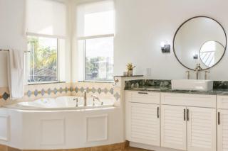 Waterfront with Dock, Grace Harbor by RoveTravel - Fort Lauderdale - 1